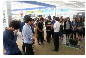 우송정보대학, 삼성전자 유통점에서 현장강의 진행-샵마스터유통경영과 학생들 강의실에서 이론 강의 후에 현장학습 실시